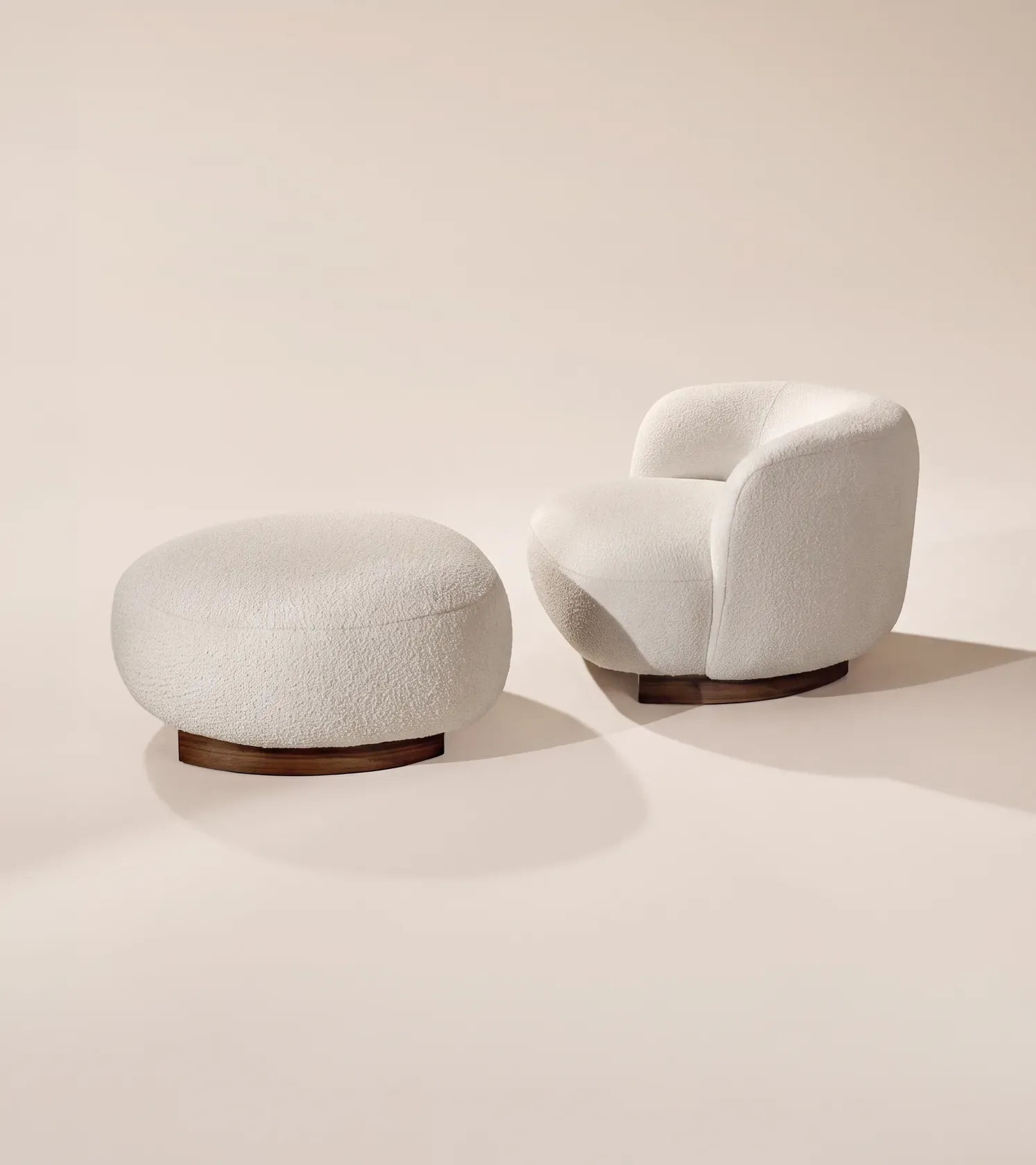Poltrona e pouf copia